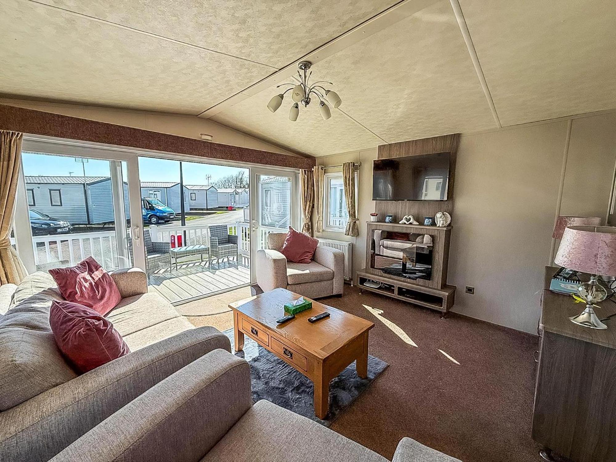 Beautiful Caravan With Decking Wifi At St Osyth Beach Holiday Park Ref 28077Dw Clacton-on-Sea Zewnętrze zdjęcie